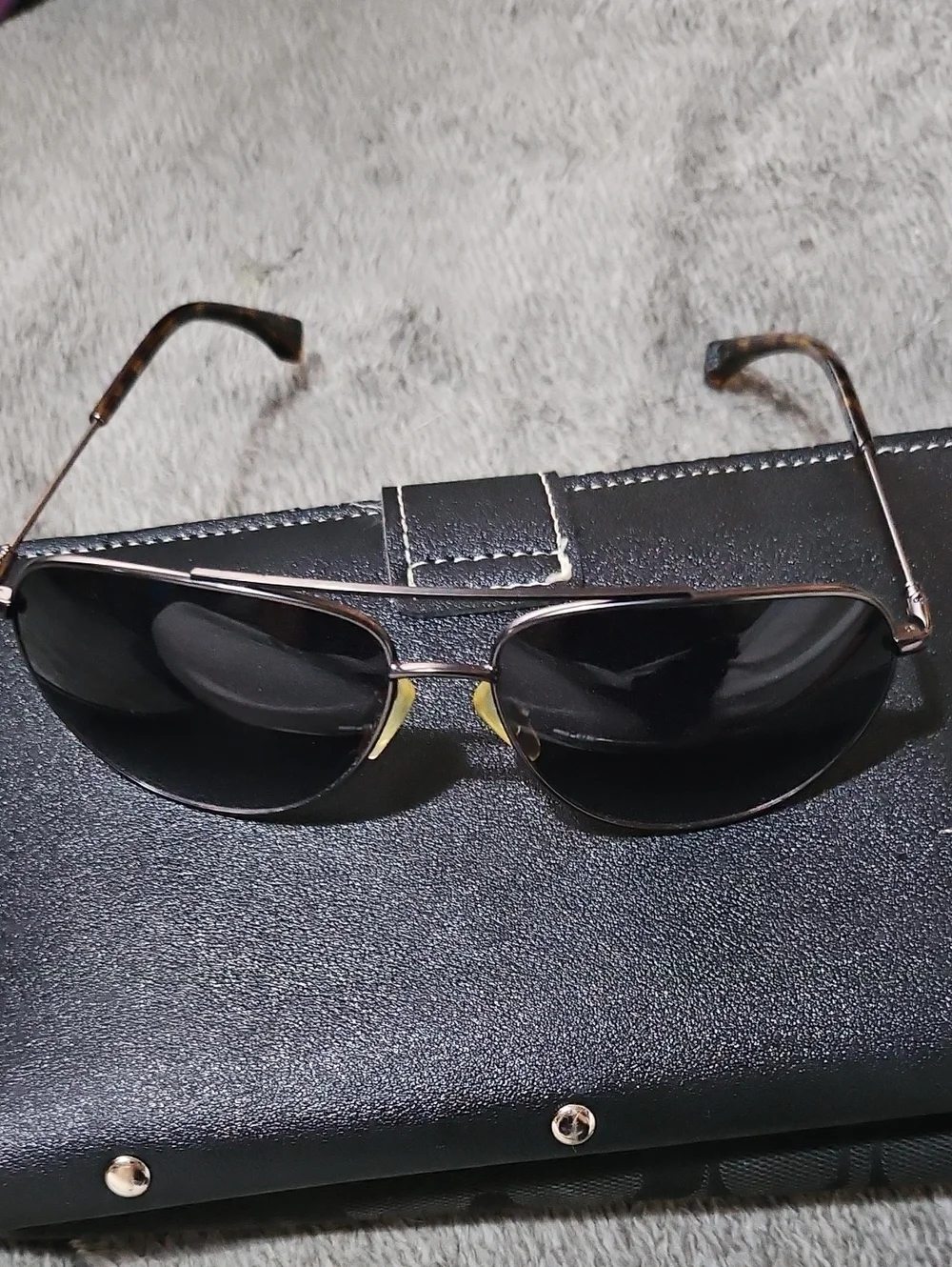 Gap Womens Aviator Designer Sunglasses With Case